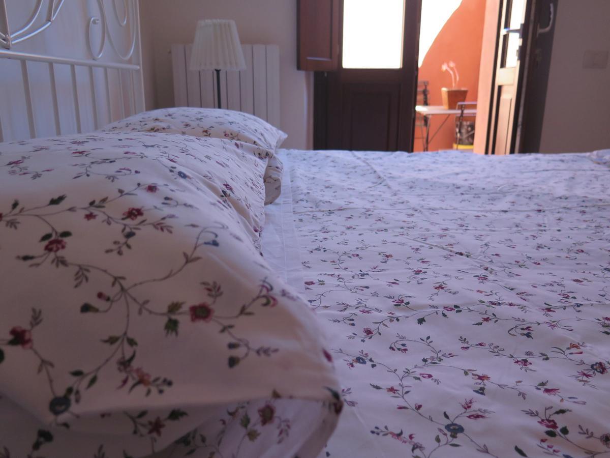 Bed and Breakfast Il Torrione Єзі Екстер'єр фото