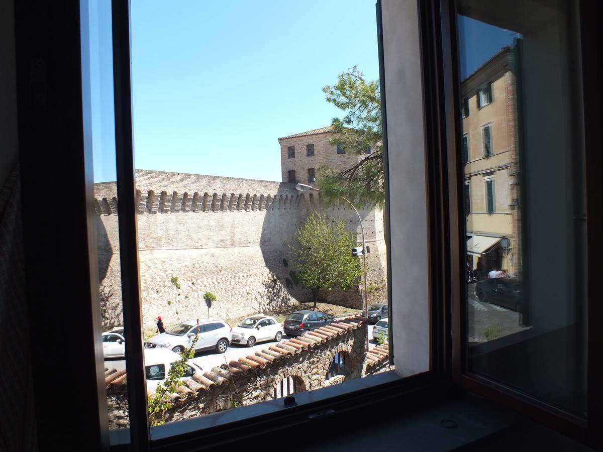 Bed and Breakfast Il Torrione Єзі Екстер'єр фото