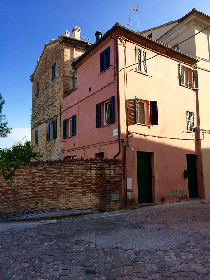 Bed and Breakfast Il Torrione Єзі Екстер'єр фото